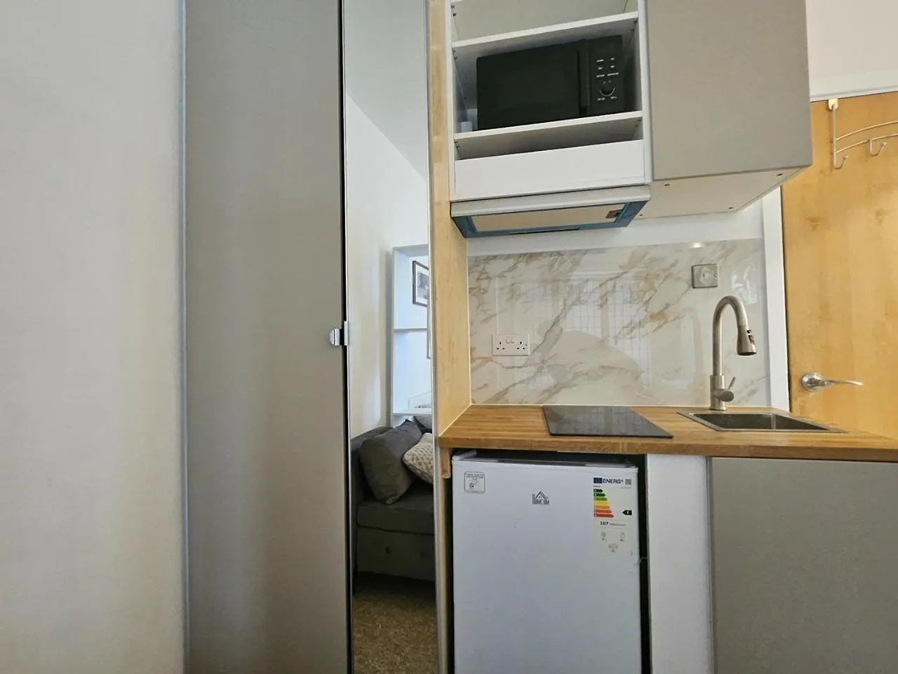 Apartment New Refurbished Studio Flat - Canary Wharf London