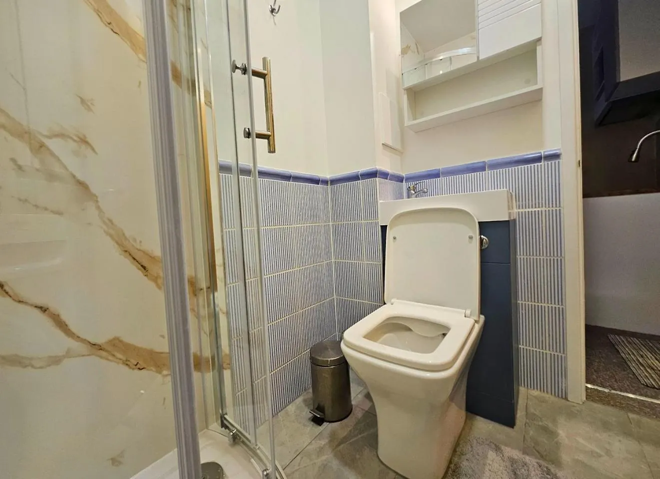New Refurbished Studio Flat - Canary Wharf London Apartment