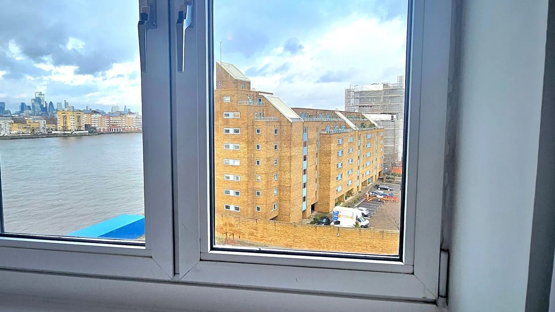 New Refurbished Studio Flat - Canary Wharf London United Kingdom